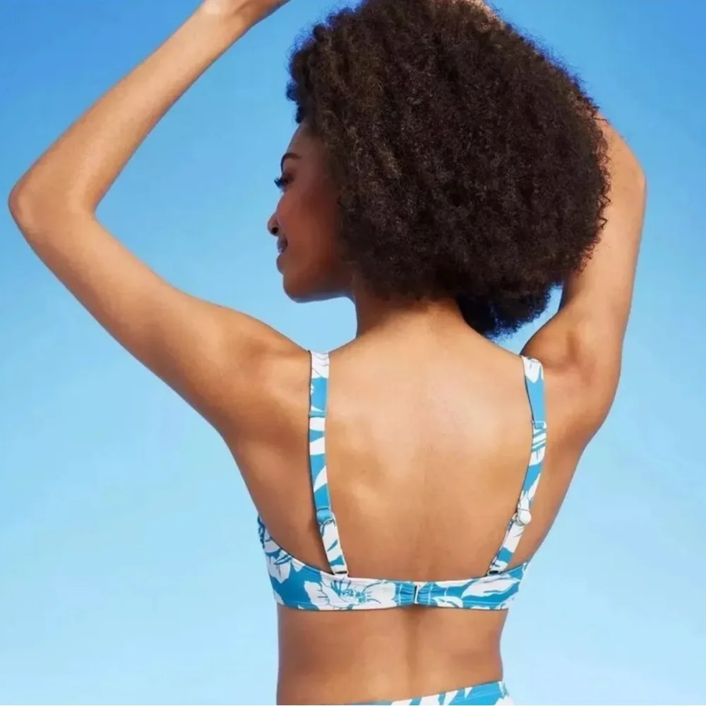 Shade & Shore floral print Blue and White Bikini Top new without tag